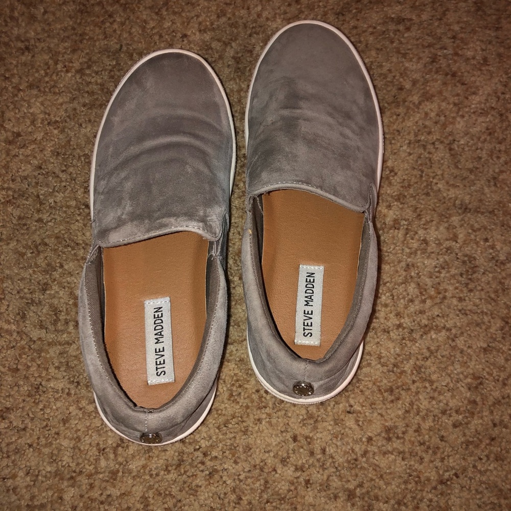 Steve Madden Gills Slip Ons WIDE